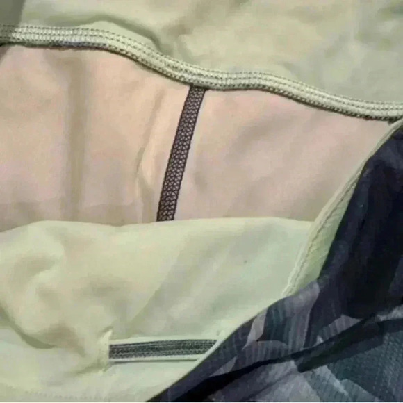 Lululemon Leggings Size 6 Inspire Tight II Full-On Luxtreme Pretty Prism - Picture 6 of 8